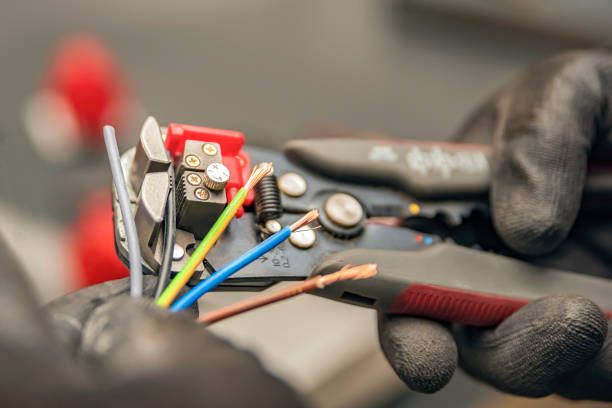 Best Affordable Electrician  in Cambridge, WI